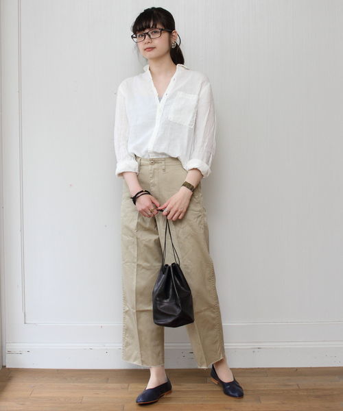 Brocante（ブロカント）の「BROCANTE/ブロカント　ユニヴェルセルシャツ　36-023（シャツ/ブラウス・レディース・ホワイト/ベージュ/ネイビー/グレー/オレンジ・2）」の13枚目の写真