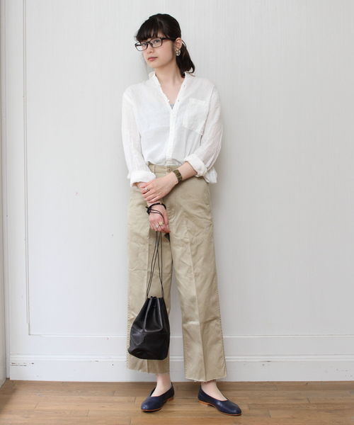 Brocante（ブロカント）の「BROCANTE/ブロカント　ユニヴェルセルシャツ　36-023（シャツ/ブラウス・レディース・ホワイト/ベージュ/ネイビー/グレー/オレンジ・2）」の14枚目の写真