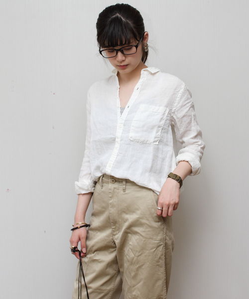 Brocante（ブロカント）の「BROCANTE/ブロカント　ユニヴェルセルシャツ　36-023（シャツ/ブラウス・レディース・ホワイト/ベージュ/ネイビー/グレー/オレンジ・2）」の17枚目の写真