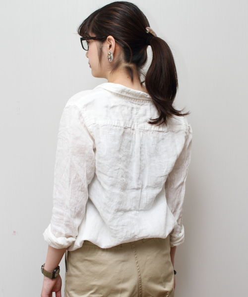 Brocante（ブロカント）の「BROCANTE/ブロカント　ユニヴェルセルシャツ　36-023（シャツ/ブラウス・レディース・ホワイト/ベージュ/ネイビー/グレー/オレンジ・2）」の19枚目の写真