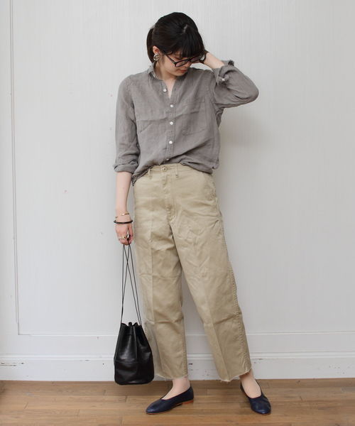 Brocante（ブロカント）の「BROCANTE/ブロカント　ユニヴェルセルシャツ　36-023（シャツ/ブラウス・レディース・ホワイト/ベージュ/ネイビー/グレー/オレンジ・2）」の20枚目の写真
