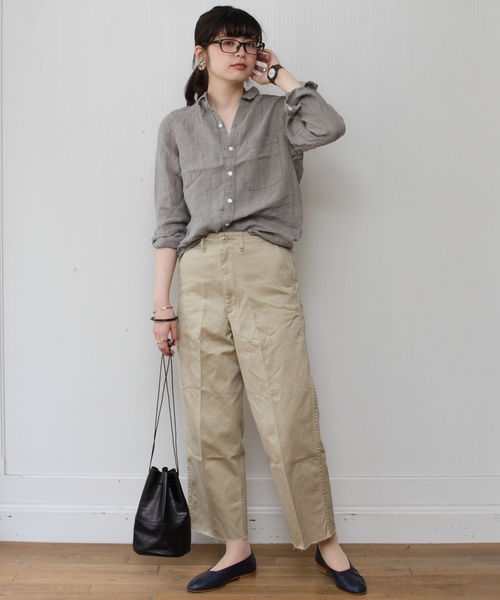 Brocante（ブロカント）の「BROCANTE/ブロカント　ユニヴェルセルシャツ　36-023（シャツ/ブラウス・レディース・ホワイト/ベージュ/ネイビー/グレー/オレンジ・2）」の21枚目の写真
