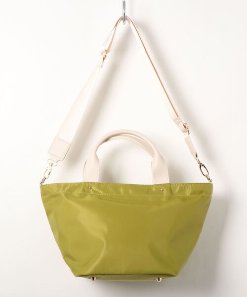 VitaFelice（ヴィータフェリーチェ）の「本革ハンドル2wayミニナイロントートバッグ（トートバッグ・レディース・ブラック/ネイビー/ライトグレー/ラベンダー/ライム/レッド/レオパード/グレー系その他/ライトベージュ/プラム/グレー系その他2/ベージュ系その他/ブルー系その他/ブラック×ブラック・FREE）」の8枚目の写真