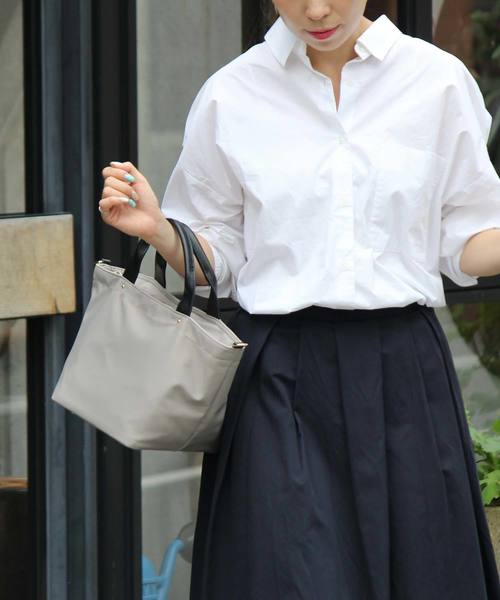 VitaFelice（ヴィータフェリーチェ）の「本革ハンドル2wayミニナイロントートバッグ（トートバッグ・レディース・ブラック/ネイビー/ライトグレー/ラベンダー/ライム/レッド/レオパード/グレー系その他/ライトベージュ/プラム/グレー系その他2/ベージュ系その他/ブルー系その他/ブラック×ブラック・FREE）」の15枚目の写真