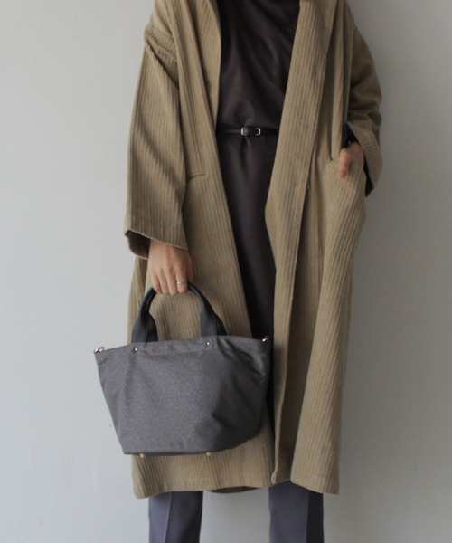 VitaFelice（ヴィータフェリーチェ）の「本革ハンドル2wayミニナイロントートバッグ（トートバッグ・レディース・ブラック/ネイビー/ライトグレー/ラベンダー/ライム/レッド/レオパード/グレー系その他/ライトベージュ/プラム/グレー系その他2/ベージュ系その他/ブルー系その他/ブラック×ブラック・FREE）」の21枚目の写真