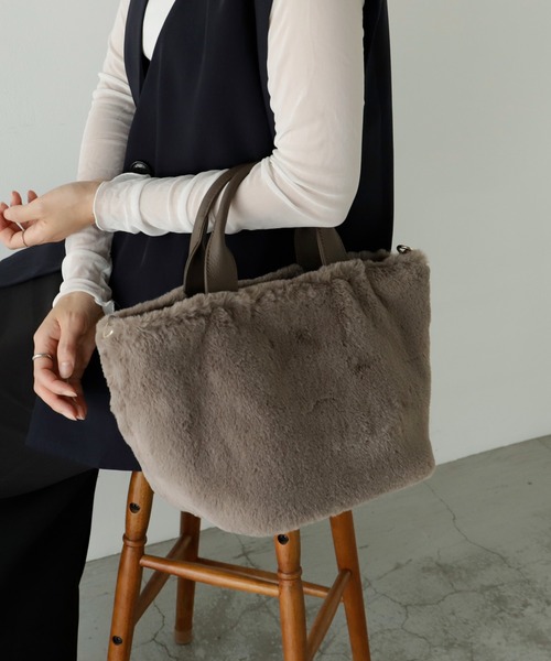 VitaFelice（ヴィータフェリーチェ）の「本革ハンドル2wayミニナイロントートバッグ（トートバッグ・レディース・ブラック/ネイビー/ライトグレー/ラベンダー/ライム/レッド/レオパード/グレー系その他/ライトベージュ/プラム/グレー系その他2/ベージュ系その他/ブルー系その他/ブラック×ブラック・FREE）」の18枚目の写真