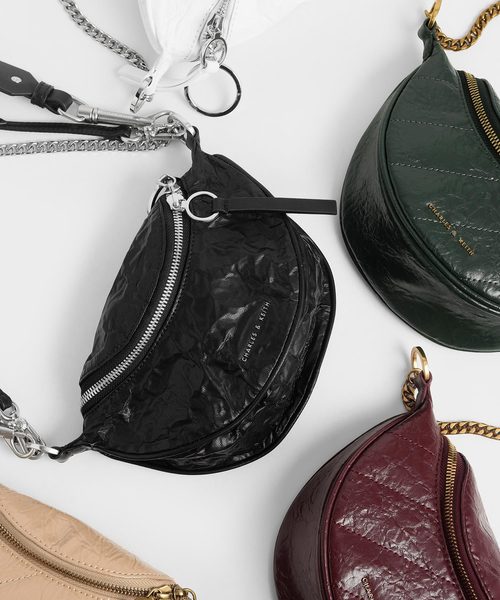 CHARLES & KEITH（チャールズ & キース）の「ラウンドジッパーリンクルドエフェクト クロスボディバッグ / Round Zipper Wrinkled Effect Crossbody Bag（ショルダーバッグ・レディース・ベージュ/バーガンディー/ダークグリーン・S）」の20枚目の写真