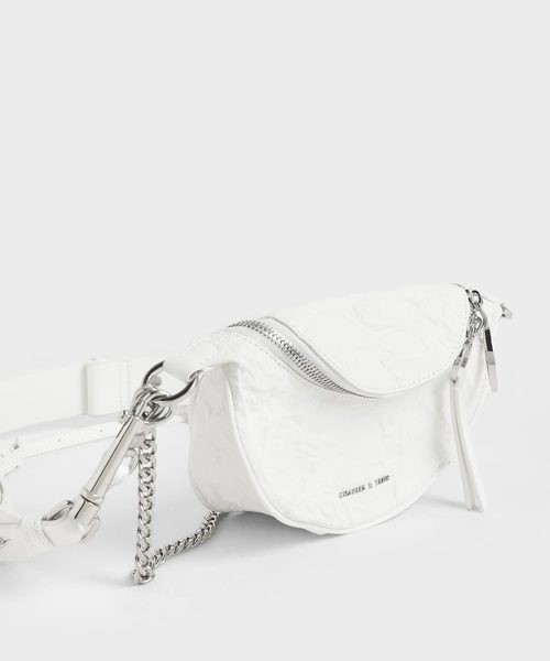 CHARLES & KEITH（チャールズ & キース）の「ラウンドジッパーリンクルドエフェクト クロスボディバッグ / Round Zipper Wrinkled Effect Crossbody Bag（ショルダーバッグ・レディース・ベージュ/バーガンディー/ダークグリーン・S）」の17枚目の写真