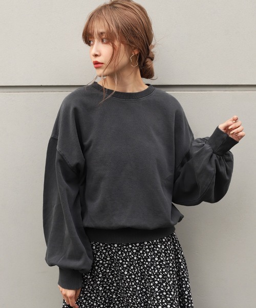 one after another NICE CLAUP(ワンアフターアナザーナイスクラップ)の「【ZOZO限定】ピグメント裏毛プルオーバー(スウェット・レディース・ベージュ/パープル/スミクロ/グレイッシュブルー・FREE)」の3枚目の写真