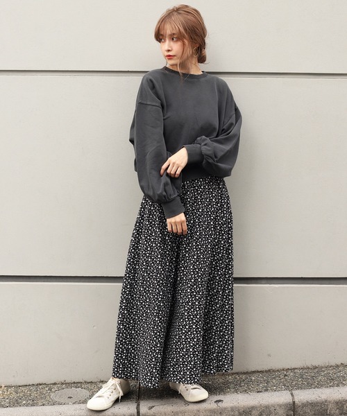 one after another NICE CLAUP(ワンアフターアナザーナイスクラップ)の「【ZOZO限定】ピグメント裏毛プルオーバー(スウェット・レディース・ベージュ/パープル/スミクロ/グレイッシュブルー・FREE)」の11枚目の写真