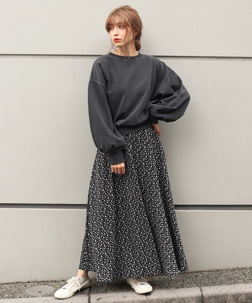 one after another NICE CLAUP(ワンアフターアナザーナイスクラップ)の「【ZOZO限定】ピグメント裏毛プルオーバー(スウェット・レディース・ベージュ/パープル/スミクロ/グレイッシュブルー・FREE)」の12枚目の写真