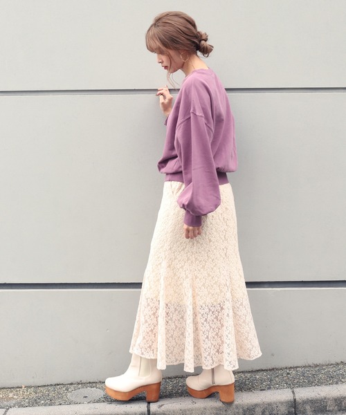 one after another NICE CLAUP(ワンアフターアナザーナイスクラップ)の「【ZOZO限定】ピグメント裏毛プルオーバー(スウェット・レディース・ベージュ/パープル/スミクロ/グレイッシュブルー・FREE)」の20枚目の写真