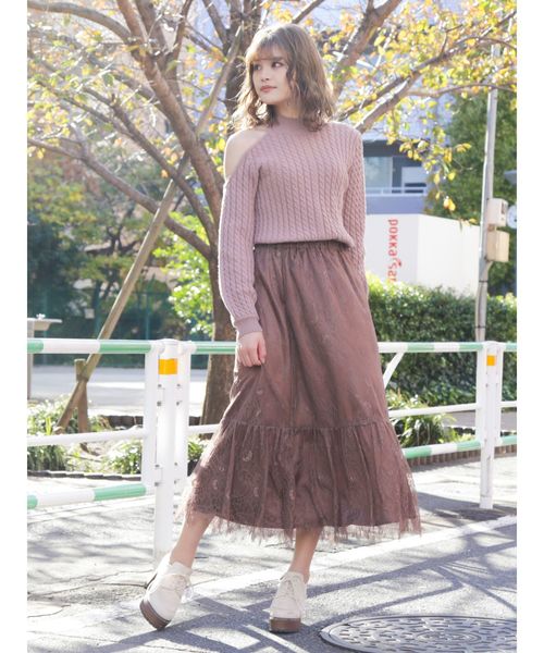 dazzlin（ダズリン）の「イレギュラーハイネックミニケーブルプルオーハ（ニット/セーター・レディース・グリーン/モカ/ピンク/ブラック/オフホワイト・FREE）」の11枚目の写真