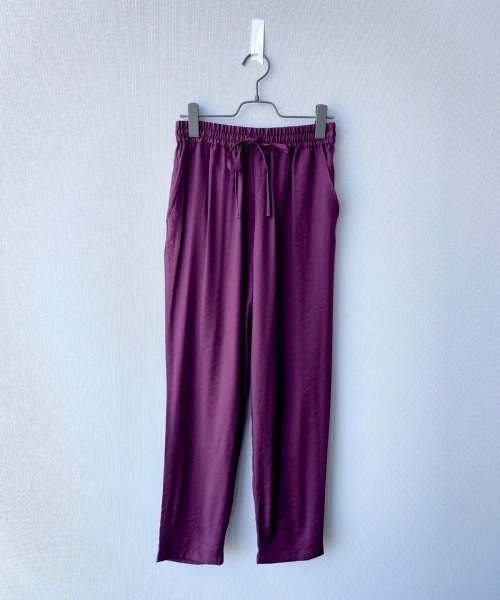 LOWRYS FARM（ローリーズファーム）の「微光沢パンツ　879681（その他パンツ・レディース・パープル/ブラウン/グリーン・FREE）」の11枚目の写真