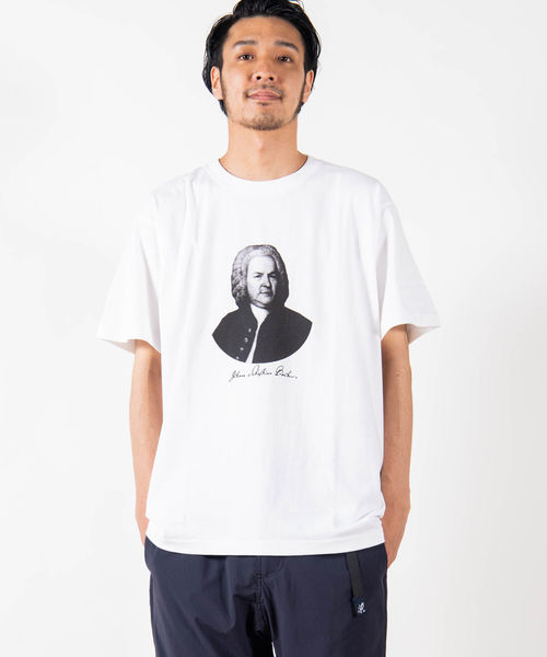 SHIPS(シップス)の「SC: FOUND HISTORY MUSICIAN Tシャツ(Tシャツ/カットソー・メンズ・ライトホワイト/ホワイト系その他/ストーン/ホワイト・LARGE/SMALL/X-LARGE/MEDIUM)」の1枚目の写真