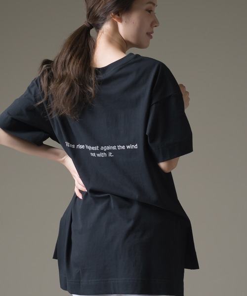 OMNES(オムネス)の「ファインコットン ロゴプリント半袖ビッグシルエットTシャツ(Tシャツ/カットソー・レディース・ホワイト系その他/ホワイト系その他2/ブラック系その他/ブラック系その他2/グリーン系その他/グリーン系その他2/ブルー系その他/ブルー系その他2・FREE)」の4枚目の写真