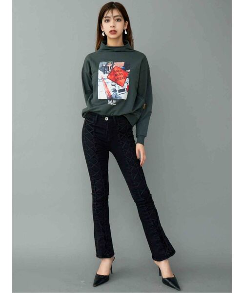 GYDA（ジェイダ）の「GOD HAS PHOTOハイネックプルオーバー（Tシャツ/カットソー・レディース・ブラック/ベージュ/グリーン・FREE）」の12枚目の写真