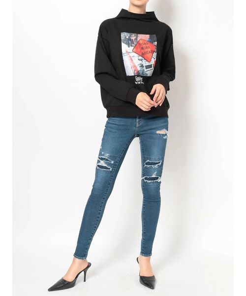 GYDA（ジェイダ）の「GOD HAS PHOTOハイネックプルオーバー（Tシャツ/カットソー・レディース・ブラック/ベージュ/グリーン・FREE）」の6枚目の写真