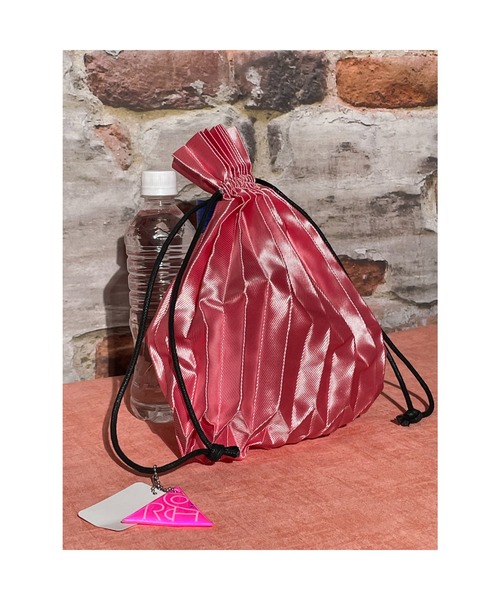 おしゃれスタ(オシャレスタ)の「PLEATS DRAW BAG(ST)(エコバッグ/サブバッグ・レディース・ブラック/ベージュ/ブラウン/オレンジ/ブルー/グリーン/ピンク・FREE)」の2枚目の写真