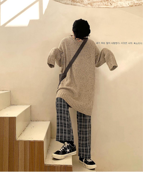 neos（ネオス）の「【neos -addictive design-】オーバーサイズ 指ぬき クルーネック ロング 杢 ニット（ニット/セーター・メンズ・ブラック/ベージュ/ブラウン/グレー・FREE）」の17枚目の写真