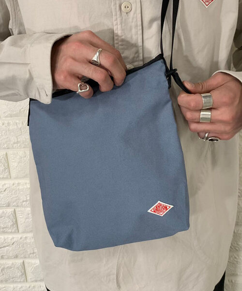 DANTON(ダントン)の「【DANTON/ダントン】コットンキャンバス縦型サコッシュ #JD-7299NNQ(ショルダーバッグ・メンズ・チャコールグレー/ブラック/ベージュ/オリーブ/サックスブルー/キナリ・FREE)」の6枚目の写真