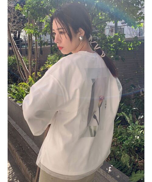 MURUA(ムルーア)の「【MURUA×217..NINA】コラボロンT(Tシャツ/カットソー・レディース・ホワイト/グレー/ブラック・FREE)」の2枚目の写真