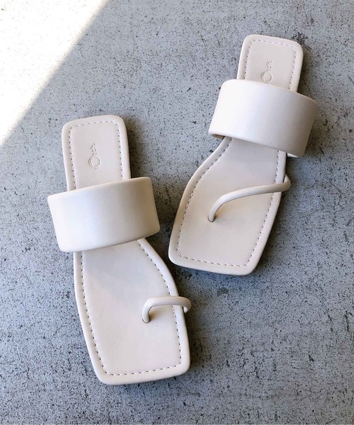 notch.（ノッチ）の「アシンメトリーサンダル（サンダル・レディース・オフホワイト/ブラック/グリーン・M/L）」の5枚目の写真