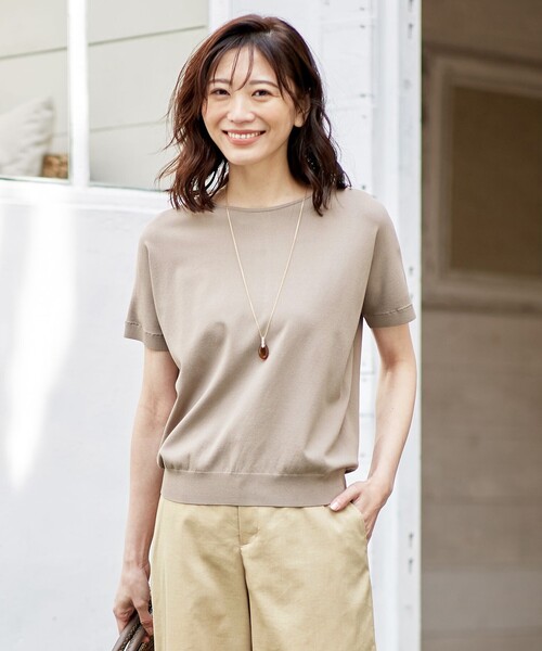 J.PRESS(ジェイプレス)の「【洗える】レーヨンストレッチバックボタン ニット(ニット/セーター・レディース・ホワイト系1/ブラウン系/ブラウン系1/サックスブルー系/イエロー系/ピンク系・T13/T15)」の3枚目の写真