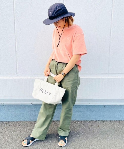 ROXY(ロキシー)の「SAILBOAT/ロキシーウエストゴムストレッチツイルワイドパンツ(チノパンツ・レディース・ベージュ/カーキ・SMALL/MEDIUM/LARGE)」の2枚目の写真