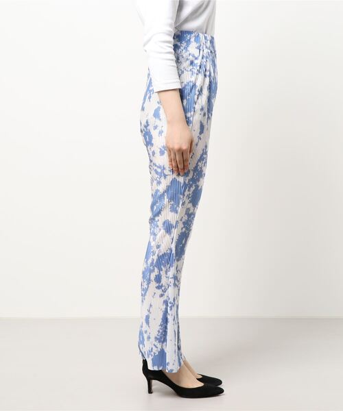 VENCEEXCHANGE（ヴァンスエクスチェンジ）の「セルフカットタイダイ柄プリーツフレアパンツ（その他パンツ・レディース・ブルー/ブラック/ベージュ・M）」の5枚目の写真