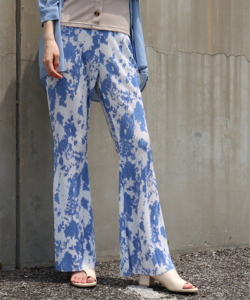 VENCEEXCHANGE（ヴァンスエクスチェンジ）の「セルフカットタイダイ柄プリーツフレアパンツ（その他パンツ・レディース・ブルー/ブラック/ベージュ・M）」の18枚目の写真