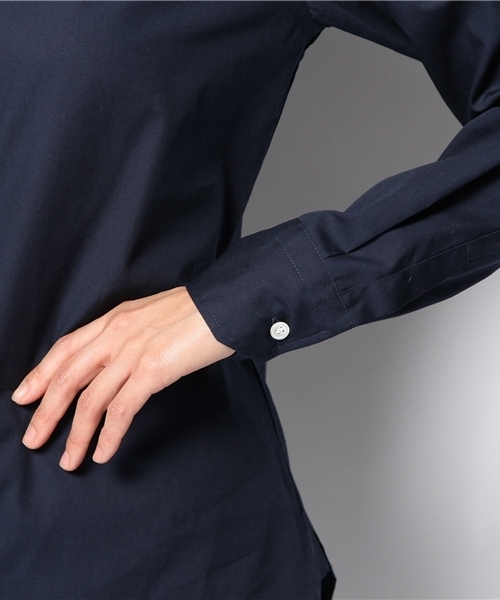 LIMITLESS LUXURY（リミットレスラグジュアリー）の「スタンダードシャツ。（シャツ/ブラウス・レディース・ホワイト/ネイビー・FREE）」の3枚目の写真