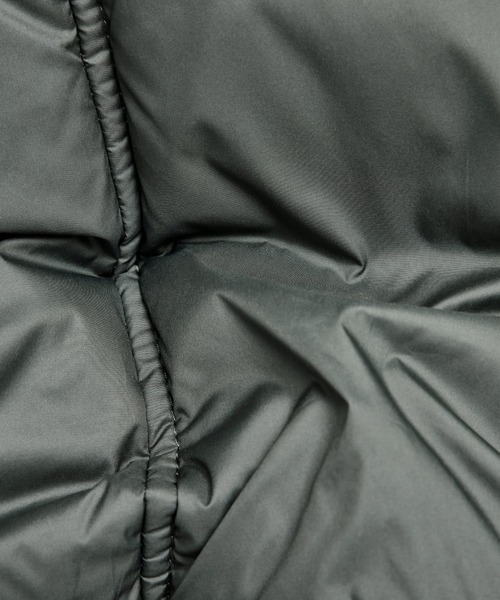 G-STAR(ジースター)の「G-WHISTLER SHORT PADDED JACKET/中綿/サステナブル(ダウンジャケット/コート・レディース・ダークブラック/グレー・X-SMALL/MEDIUM/SMALL)」の12枚目の写真