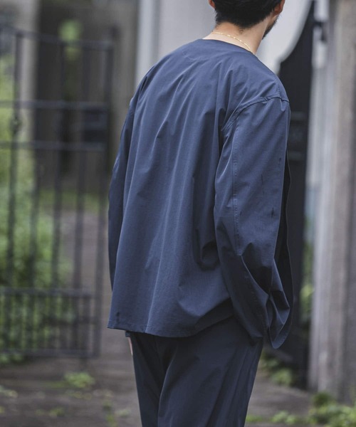 URBAN RESEARCH（アーバンリサーチ）の「タスランナイロンノーカラーブルゾン（ブルゾン・メンズ・ベージュ/グレー系その他/ブルー系その他・MEDIUM/LARGE）」の8枚目の写真