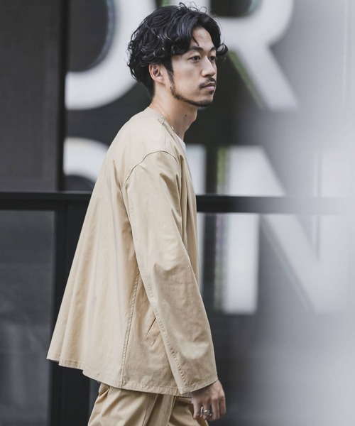 URBAN RESEARCH（アーバンリサーチ）の「タスランナイロンノーカラーブルゾン（ブルゾン・メンズ・ベージュ/グレー系その他/ブルー系その他・MEDIUM/LARGE）」の6枚目の写真