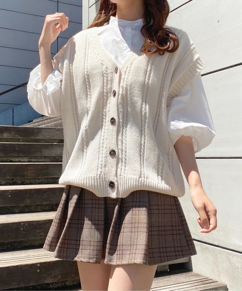 apres jour（アプレジュール）の「ボタンニットベスト【ZOZOTOWN限定アイテム】（ベスト・レディース・ダークグリーン/ブラック/アイボリー・X-LARGE/フリー）」の7枚目の写真