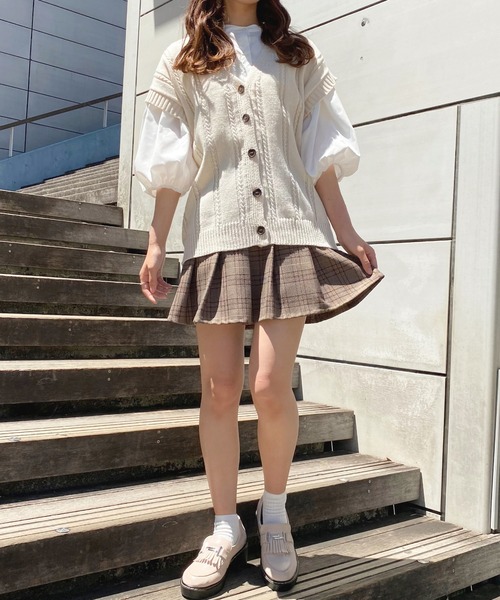 apres jour（アプレジュール）の「ボタンニットベスト【ZOZOTOWN限定アイテム】（ベスト・レディース・ダークグリーン/ブラック/アイボリー・X-LARGE/フリー）」の11枚目の写真