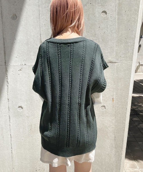 apres jour（アプレジュール）の「ボタンニットベスト【ZOZOTOWN限定アイテム】（ベスト・レディース・ダークグリーン/ブラック/アイボリー・X-LARGE/フリー）」の6枚目の写真