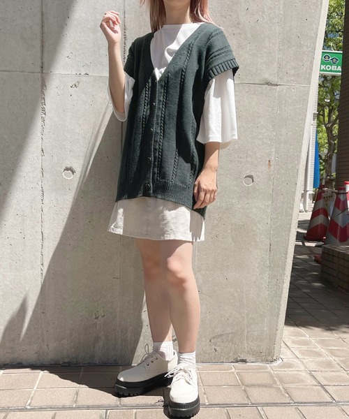 apres jour（アプレジュール）の「ボタンニットベスト【ZOZOTOWN限定アイテム】（ベスト・レディース・ダークグリーン/ブラック/アイボリー・X-LARGE/フリー）」の13枚目の写真
