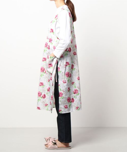 axes femme（アクシーズファム）の「エレガントローズエプロン（エプロン・レディース・ブルー/ピンク系その他・MEDIUM）」の3枚目の写真