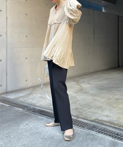 DouDou（ドゥドゥ）の「【新色追加】ケーブルニット×プリーツ異素材切替プルオーバー（ニット/セーター・レディース・ブラック/ブラウン/ベージュ/オフホワイト/グレイッシュベージュ・FREE）」の9枚目の写真