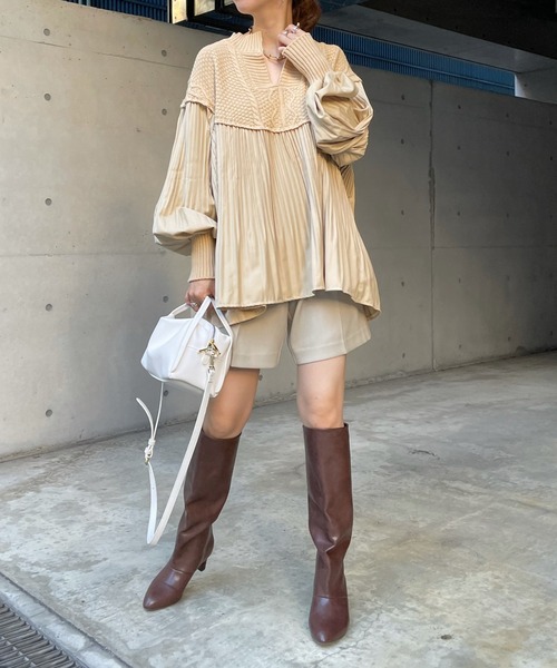 DouDou（ドゥドゥ）の「【新色追加】ケーブルニット×プリーツ異素材切替プルオーバー（ニット/セーター・レディース・ブラック/ブラウン/ベージュ/オフホワイト/グレイッシュベージュ・FREE）」の19枚目の写真