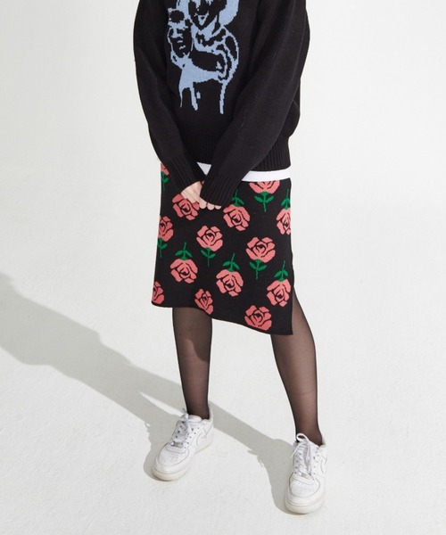 WONDER VISITOR（ワンダービジター）の「WONDER VISITOR／Rose柄ミドルスカート　2239632（スカート・レディース・ブラック/ライトベージュ・FREE）」の2枚目の写真