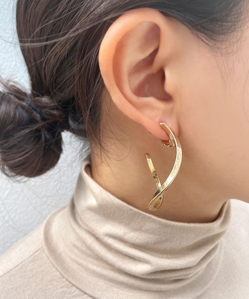 CEMONEMO（セモネモ）の「角線 ねじれ リング イヤリング（イヤリング・レディース・シルバー/ゴールド・FREE）」の12枚目の写真