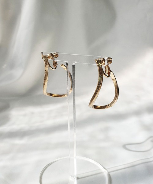 CEMONEMO（セモネモ）の「角線 ねじれ リング イヤリング（イヤリング・レディース・シルバー/ゴールド・FREE）」の10枚目の写真