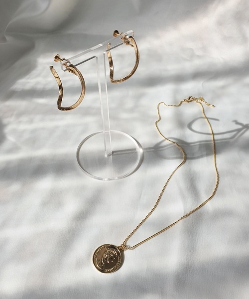 CEMONEMO（セモネモ）の「角線 ねじれ リング イヤリング（イヤリング・レディース・シルバー/ゴールド・FREE）」の11枚目の写真