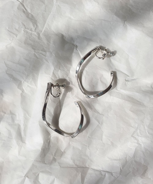 CEMONEMO（セモネモ）の「角線 ねじれ リング イヤリング（イヤリング・レディース・シルバー/ゴールド・FREE）」の13枚目の写真