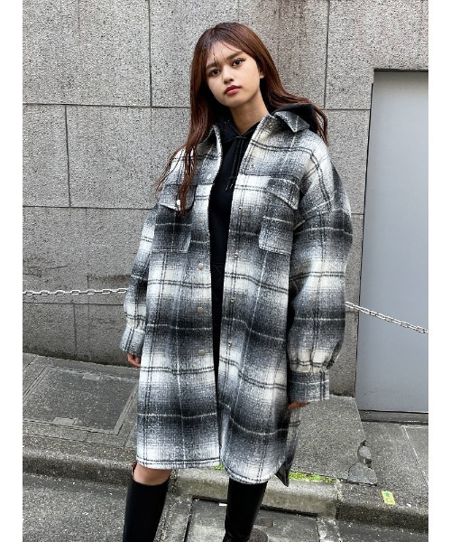 ENVYM（アンビー）の「ルーズロングシャツＪＫ（その他アウター・レディース・ブラック/ベージュ・FREE）」の17枚目の写真