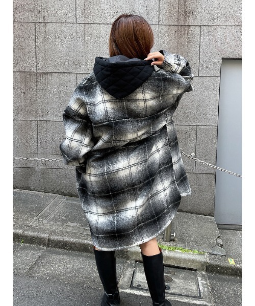 ENVYM（アンビー）の「ルーズロングシャツＪＫ（その他アウター・レディース・ブラック/ベージュ・FREE）」の18枚目の写真