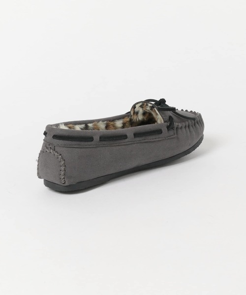 Minnetonka(ミネトンカ)の「MINNETONKA KIMMY(その他シューズ・レディース・キャメル/ブラック/チャコールグレー・6/8/7)」の8枚目の写真